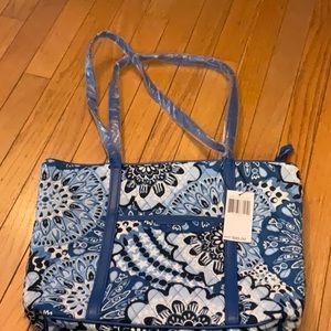 Small trimmed Vera in Blue Star Medallion